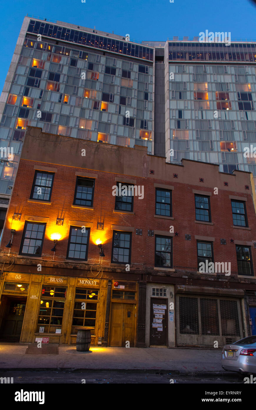New York City, USA, Straße Szenen, Manhattan, Meatpacking District, Standard Hotelgebäude auf der Rückseite Stockfoto
