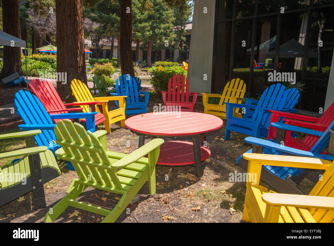 MOUNTAIN VIEW, CA - 1. August 2015: Picnick Bereich am Hauptsitz von Google, auch bekannt als Googleplex in Mountain View, Kalifornien Stockfoto