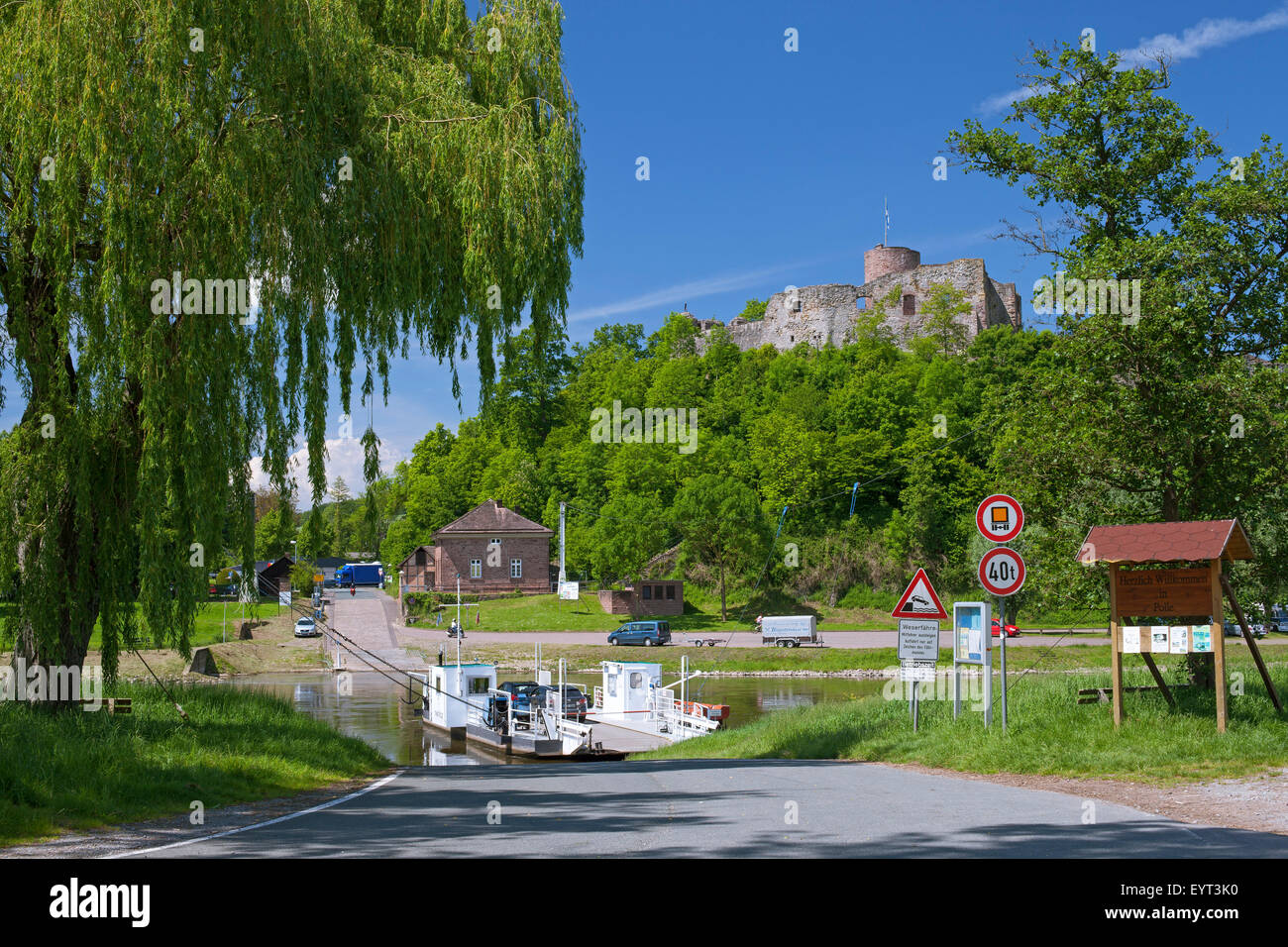 Deutschland, Niedersachsen, Weserbergland (Weser-Bergland), Polle, Weser-Fähre Stockfoto