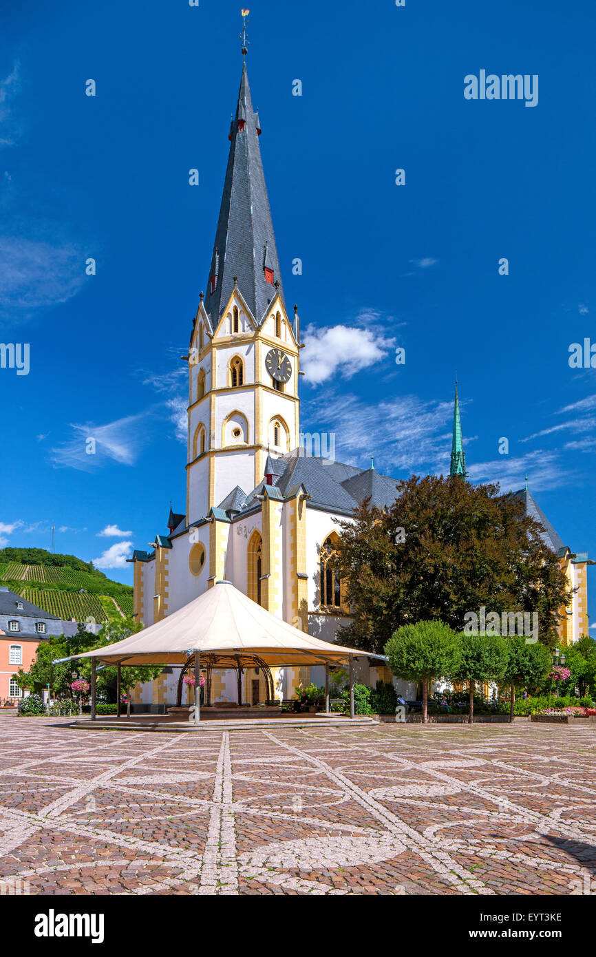 Europa, Deutschland, Ahrtal, Ahrweiler, Altstadt, Marktplatz, St.-Laurentius-Kirche Stockfoto