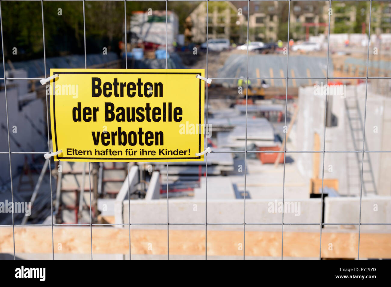 Melden Sie auf einer Baustelle, "Keep aus der Baustelle", Deutschland, Nordrhein-Westfalen, Düsseldorf Stockfoto