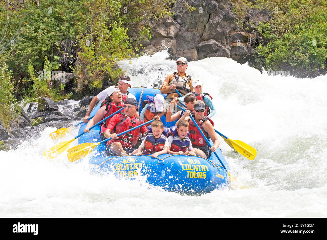 Familie rafting auf der Deschutes River, Oregon Stockfoto