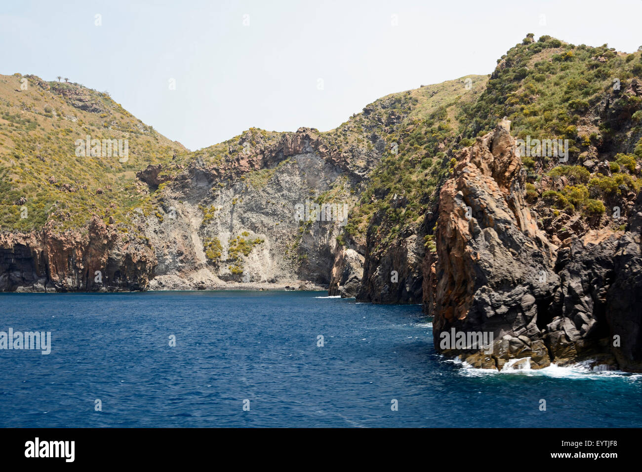 Italien, Vulcano, vulkanische Küstenlandschaft Stockfoto