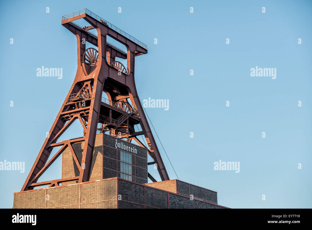 Essen, Nordrhein-Westfalen, Deutschland, Doppelbock Fördergerüst Schacht XII auf dem Gebiet des UNESCO Welt Kulturerbe Rechnung Zoll Vereins Stockfoto