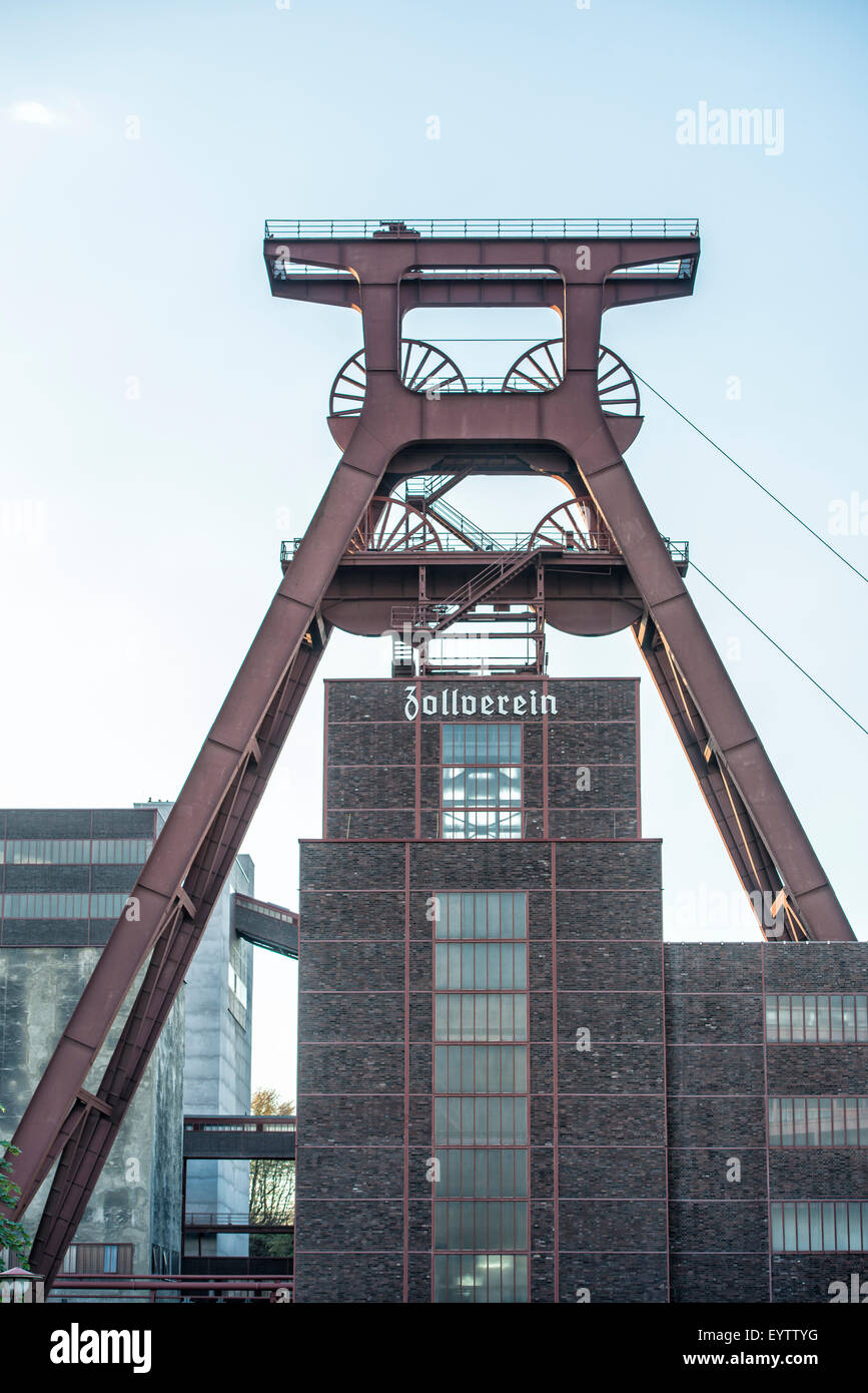 Essen, Nordrhein-Westfalen, Deutschland, Doppelbock Fördergerüst Schacht XII auf dem Gebiet des UNESCO Welt Kulturerbe Rechnung Zoll Vereins Stockfoto