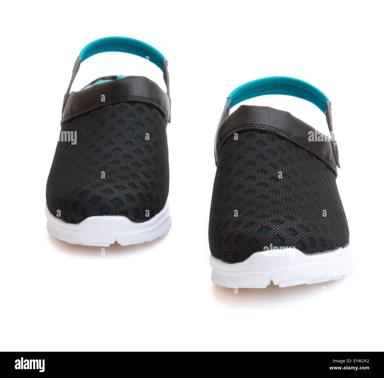 paar schwarze Schuhe auf weißem Hintergrund mit Beschneidungspfad Stockfoto