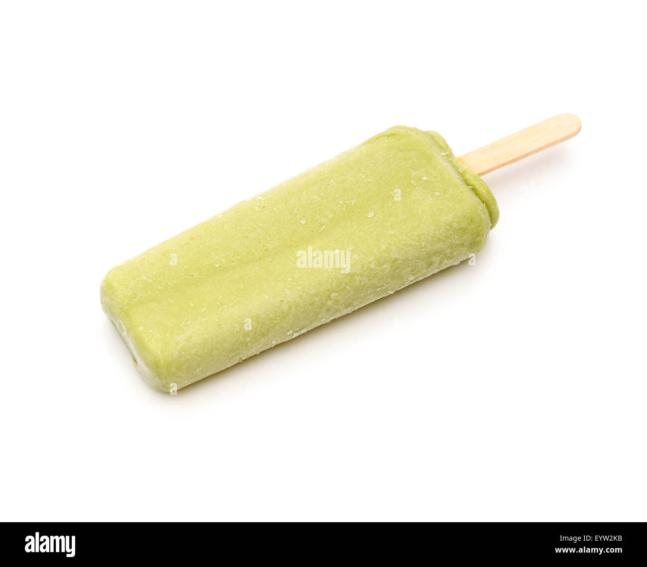 grüne Popsicle auf weißem Hintergrund Stockfoto
