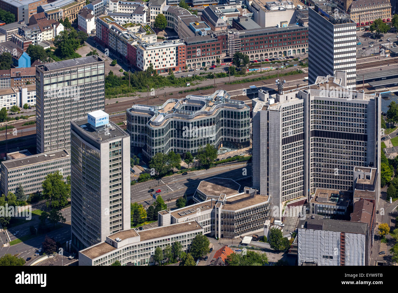 Essen-Stadt mit der neuen Zentrale der Schenker bei der Post Tower, Essen, Ruhr District, North Rhine-Westphalia, Germany Stockfoto