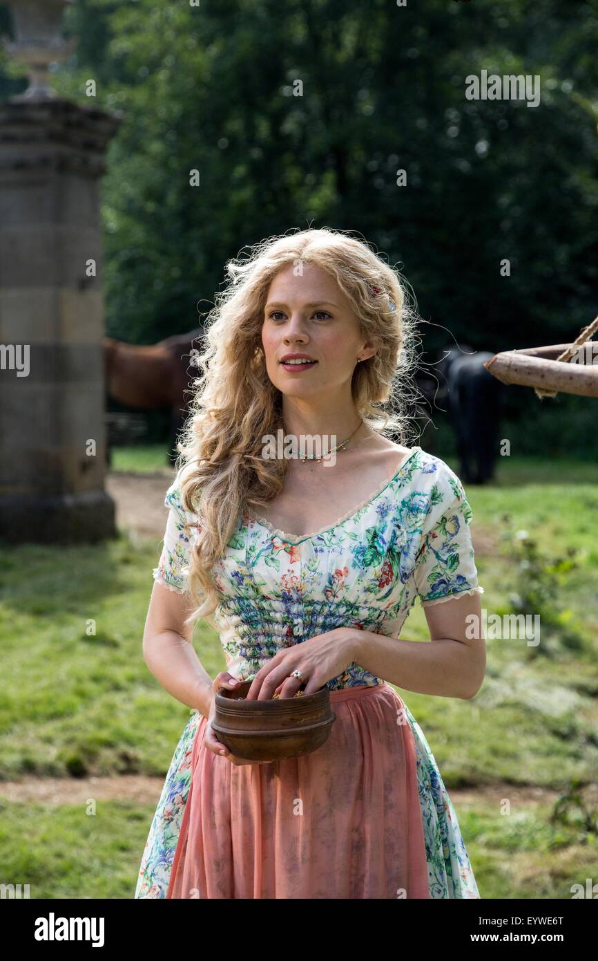 Cinderella; Jahr 2015 USA; Regie Branagh; Hayley Atwell; Foto