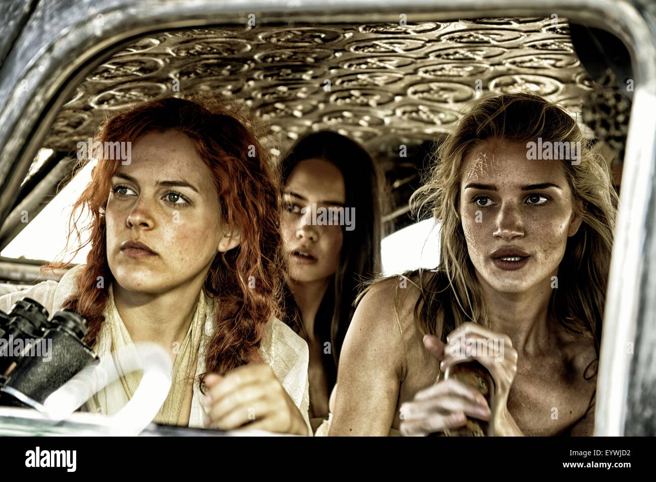Mad Max: Fury Road; Jahr: 2015 USA / Australien; Regie: George Miller; Riley Keough, Courtney Eaton, Rosie Huntington-Whiteley; Foto: Jasin Boland Stockfoto