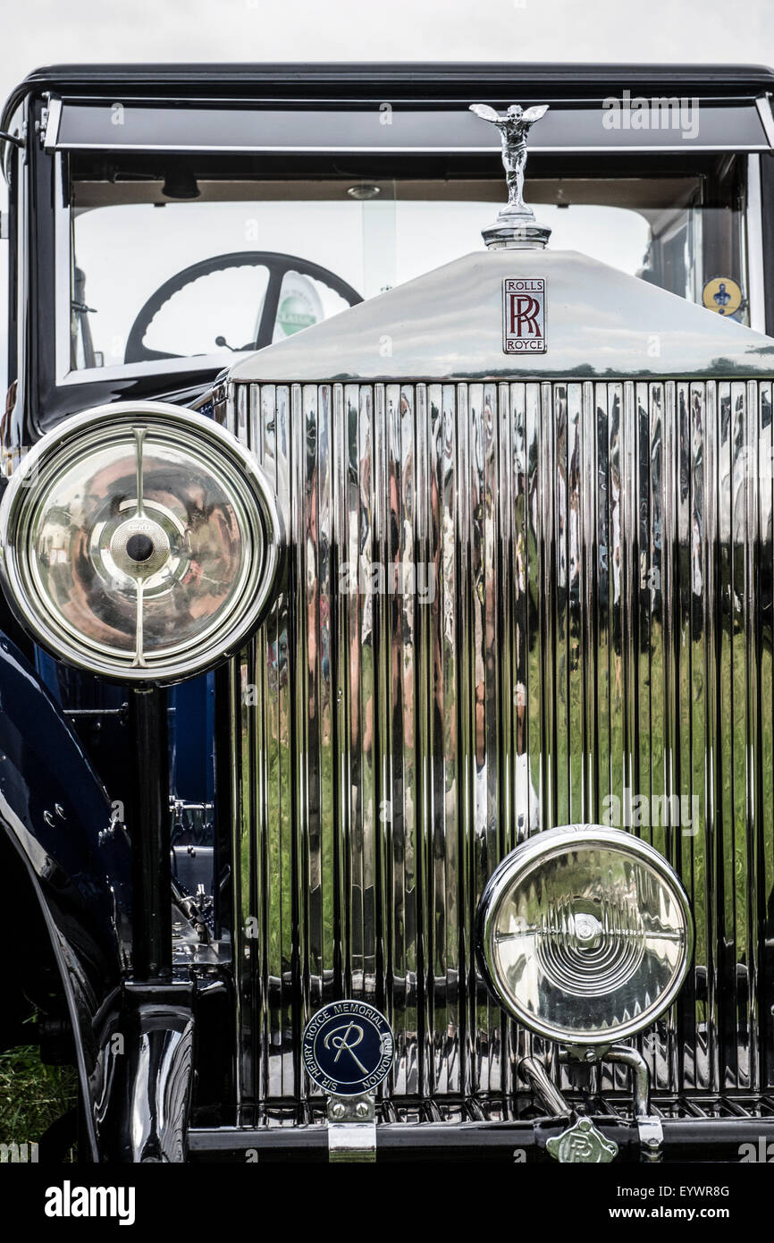 Polierte Kühlergrill auf einem Vintage Rolls-Royce Stockfoto