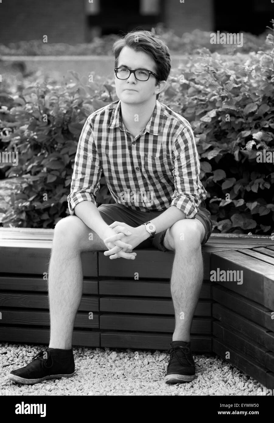 Foto von der Stadt-Porträt eines jungen Mannes Stockfoto