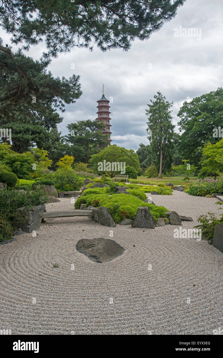 Kew Gardens. Blick vom japanischen Garten in Richtung Pagode. Stockfoto