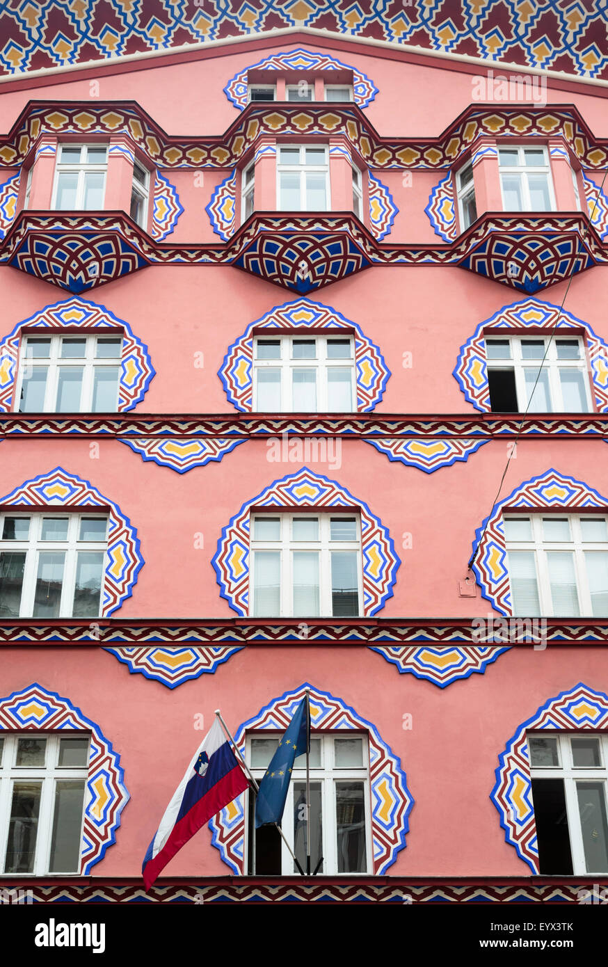 Ljubljana, Slowenien.  Fassade der Genossenschaftsbank (Zadruzna Gospodarska Banka) entworfen vom Architekten Ivan Vurnik, 1884-1971. Stockfoto