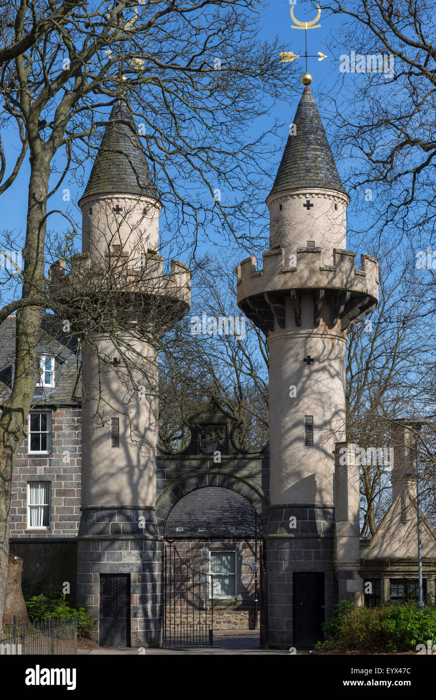 Powis Gate an der University of Aberdeen, Schottland, Großbritannien Stockfoto