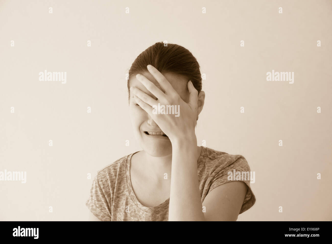 Weinend depressiv traurig Missbrauch junge Frau, dramatische Porträt Stockfoto