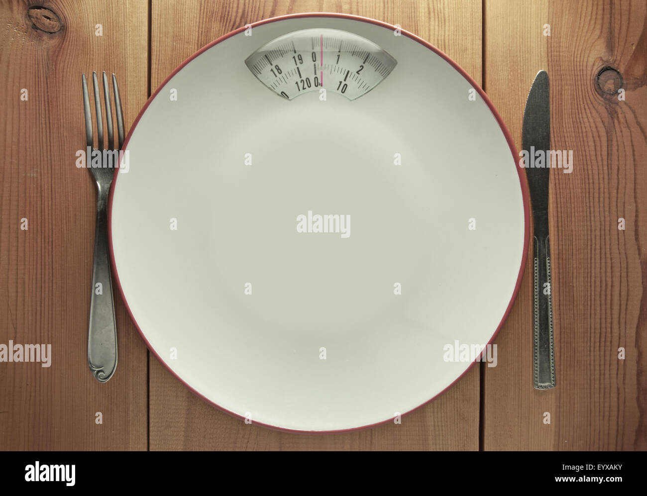 Diät-Konzept-Platte mit einem Gewicht von Skalen, Messung und Exemplar Stockfoto