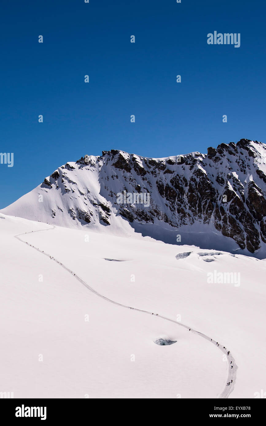 Wanderweg auf den Aletschgletscher vom Jungfraujoch zur Mönchsjoch Hütte Stockfoto