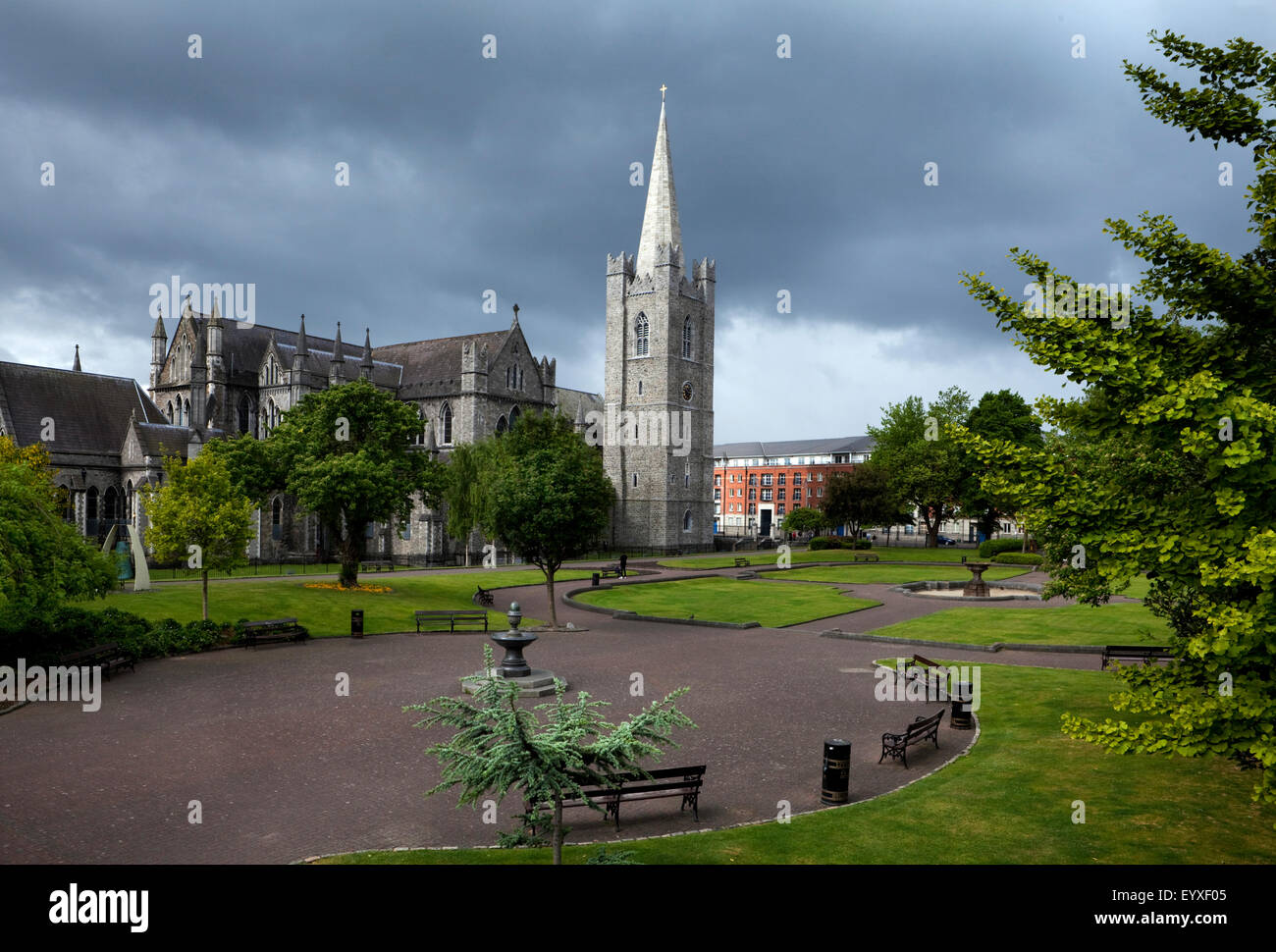 Garten des St. Patrick-Kathedrale, gegründet 1191, Stadt Dublin, Irland Stockfoto