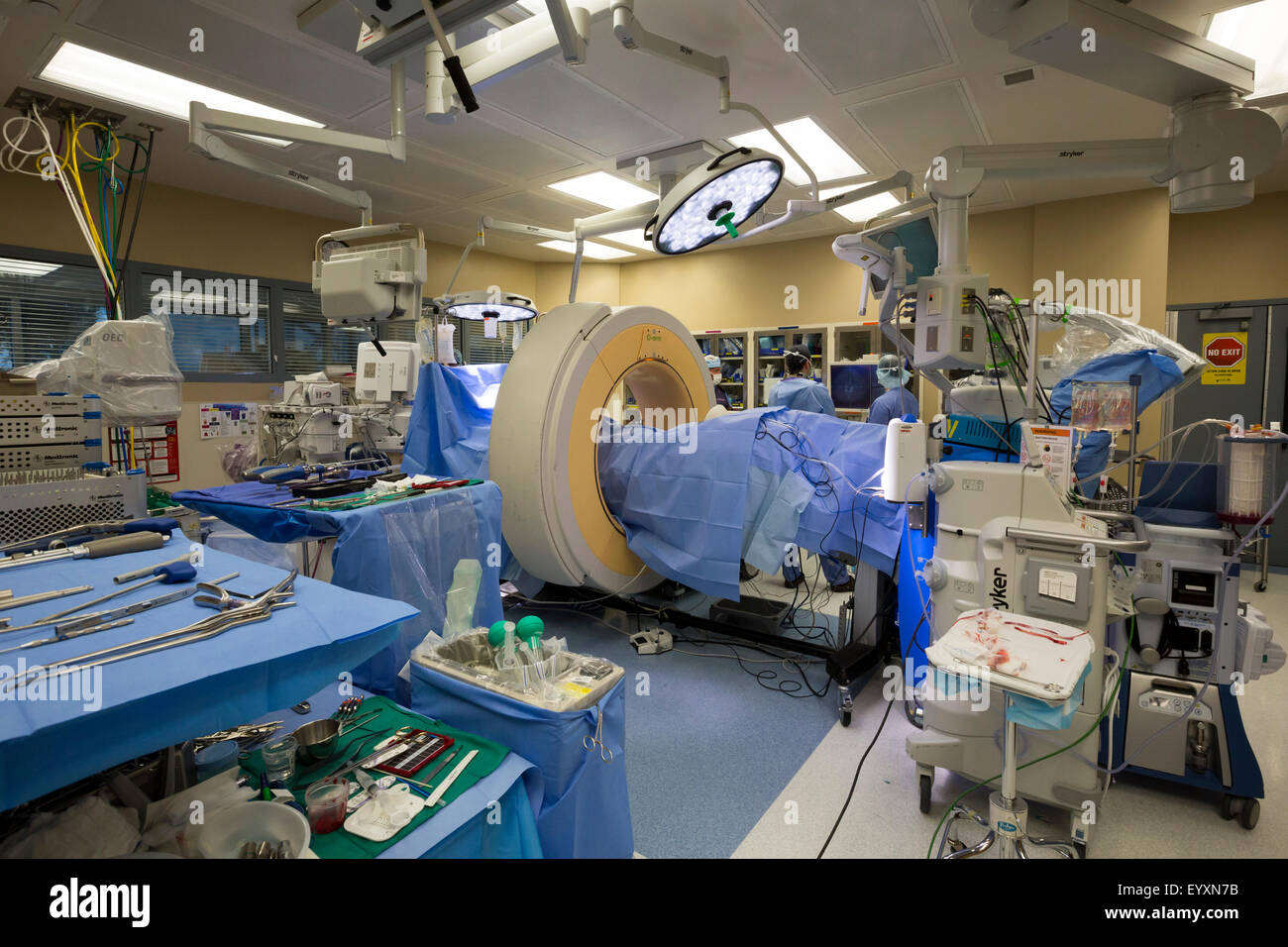 Englewood, Colorado - ein CT-Scan-Maschine, die Stealth O-Arm spinale Navigation, wird zur Bildgebung vor der Wirbelsäulenchirurgie zu erhalten. Stockfoto