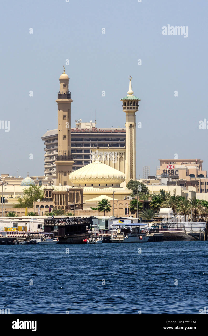 Moschee Al Bastakiya am Creek River, Al Rigga, Dubai, Vereinigte Arabische Emirate Stockfoto