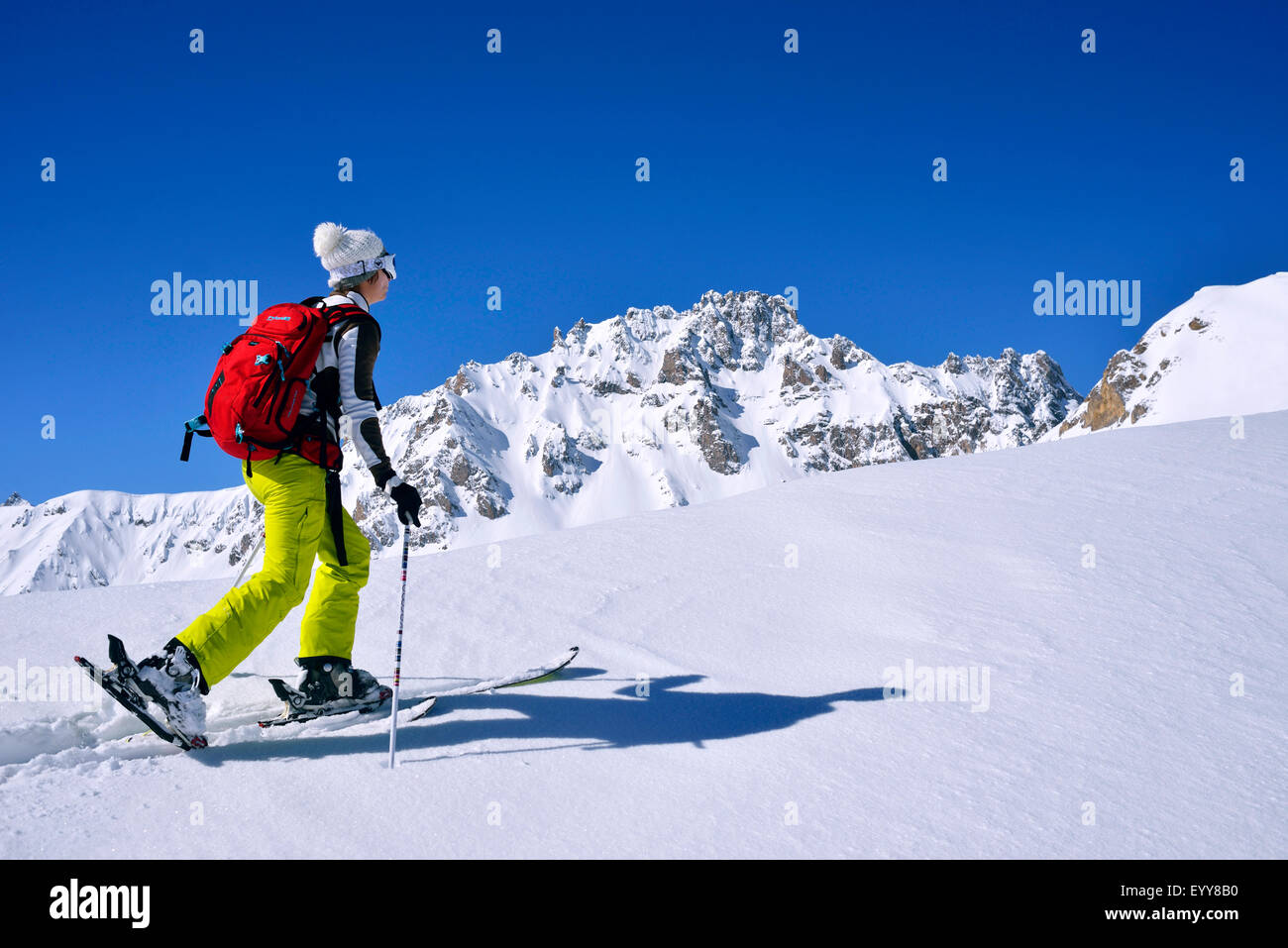 Skitouren im Schnee bedeckt, Französische Alpen, Frankreich, Savoyen, Nationalparks Vanoise, Courchevel Stockfoto