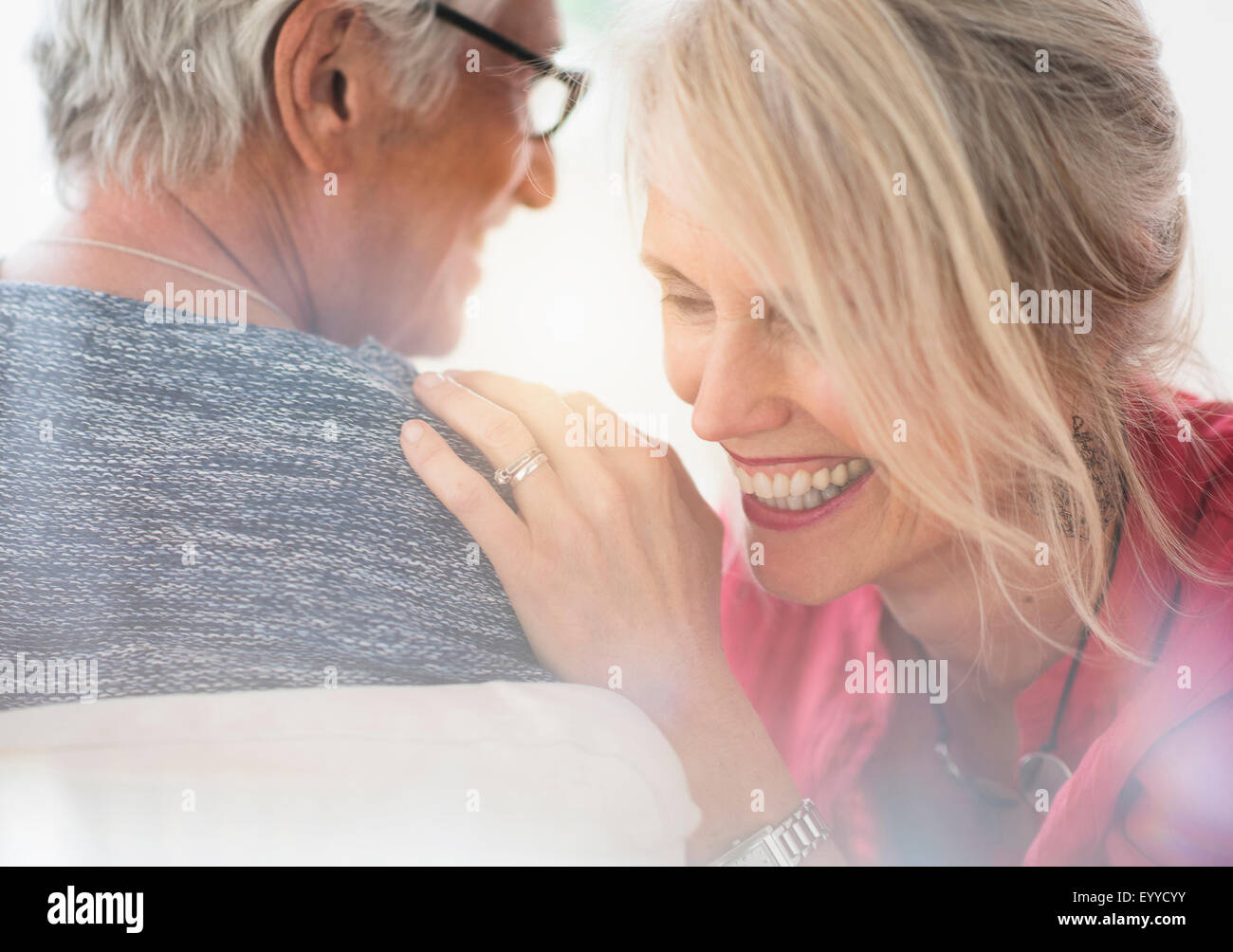 Lustige ältere paare Fotos und Bildmaterial in hoher Auflösung Alamy