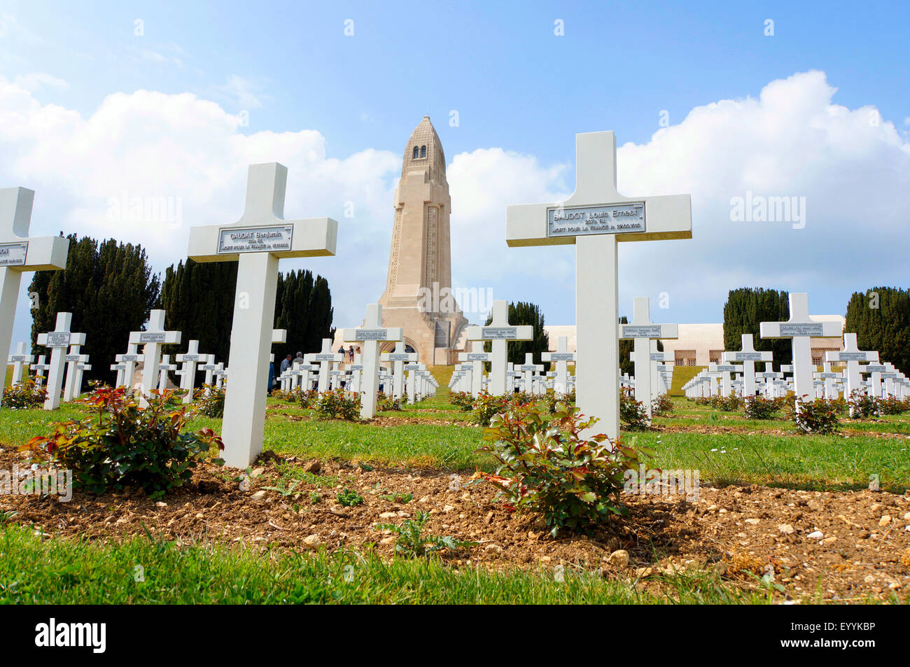 Kriegsgräber und Beinhaus von Douaumont, Frankreich, Verdun Stockfoto