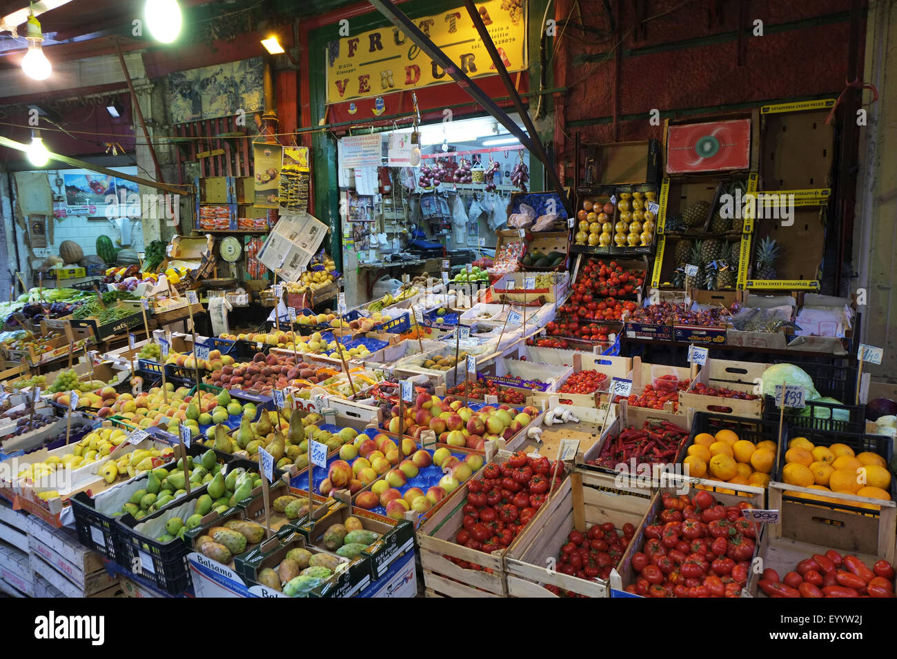 Lebensmittelgeschäft, La Vucciria Markt, PALERMO, Sizilien, Italien Stockfoto