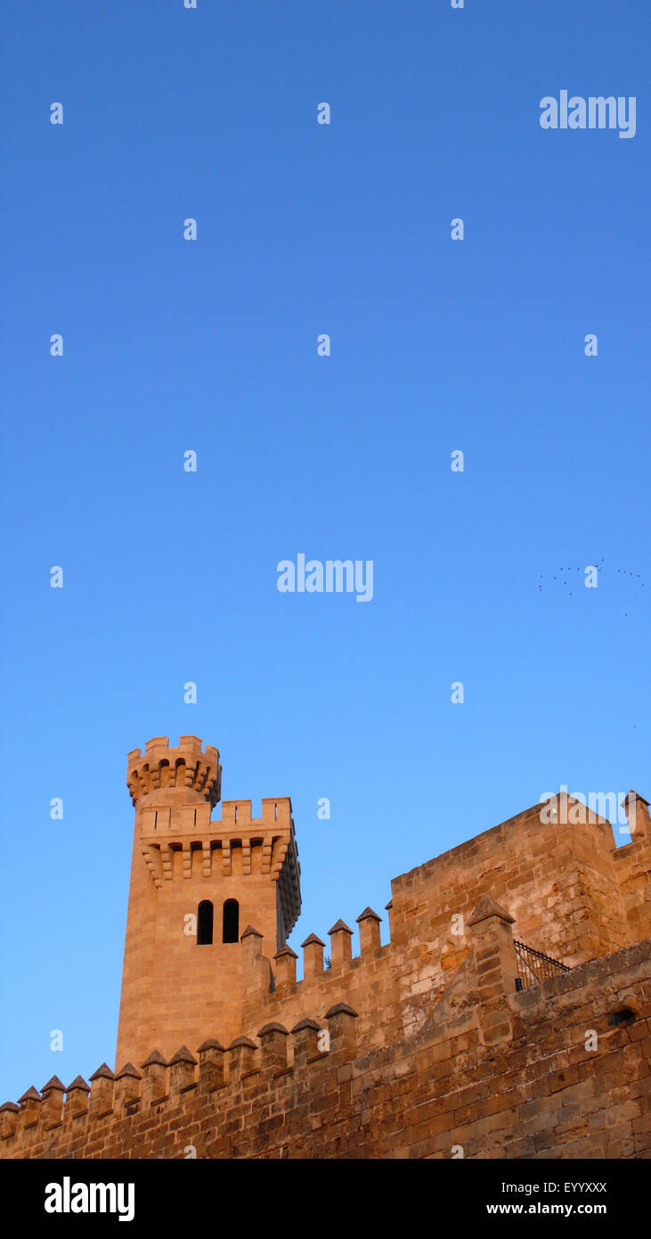 Almudaina-Palast im Abendlicht, Spanien, Balearen, Mallorca Stockfoto