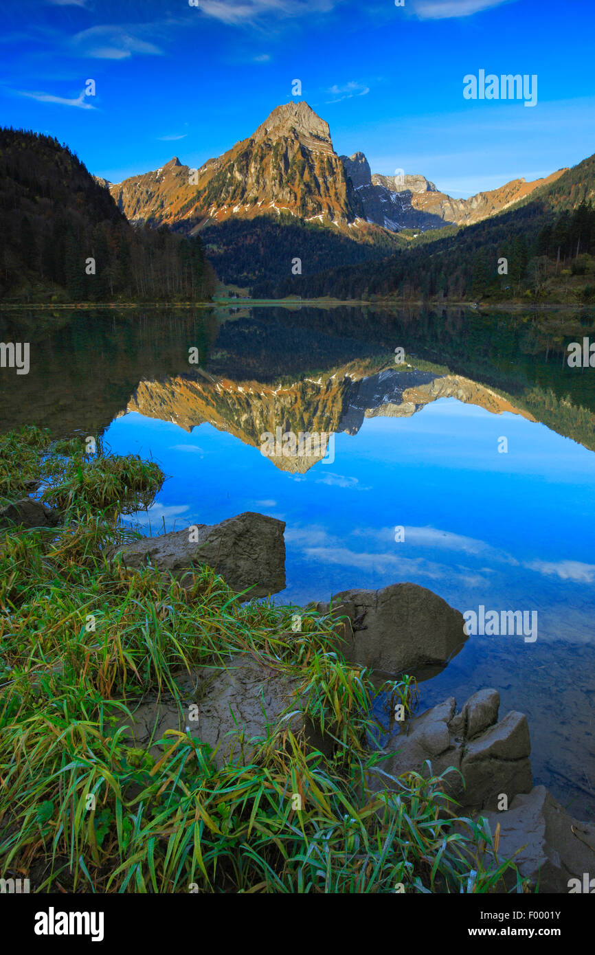 Upper Lake, Glarus, Schweiz Stockfoto