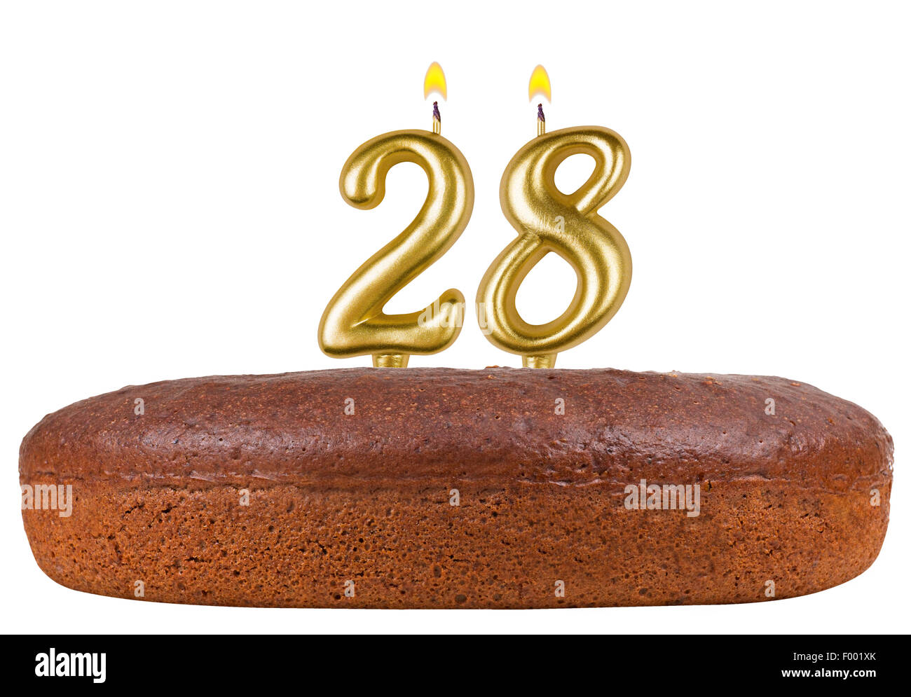 Geburtstagstorte mit Kerzen Nummer 28 isoliert auf weißem Hintergrund Stockfoto