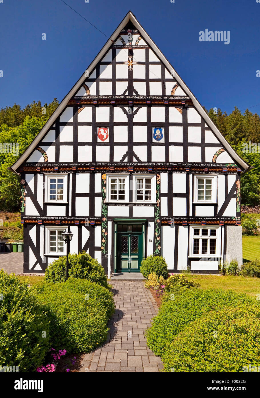 Pfarrhaus in Kirchhundem, Deutschland, Nordrhein-Westfalen, Sauerland, Kirchhundem Stockfoto