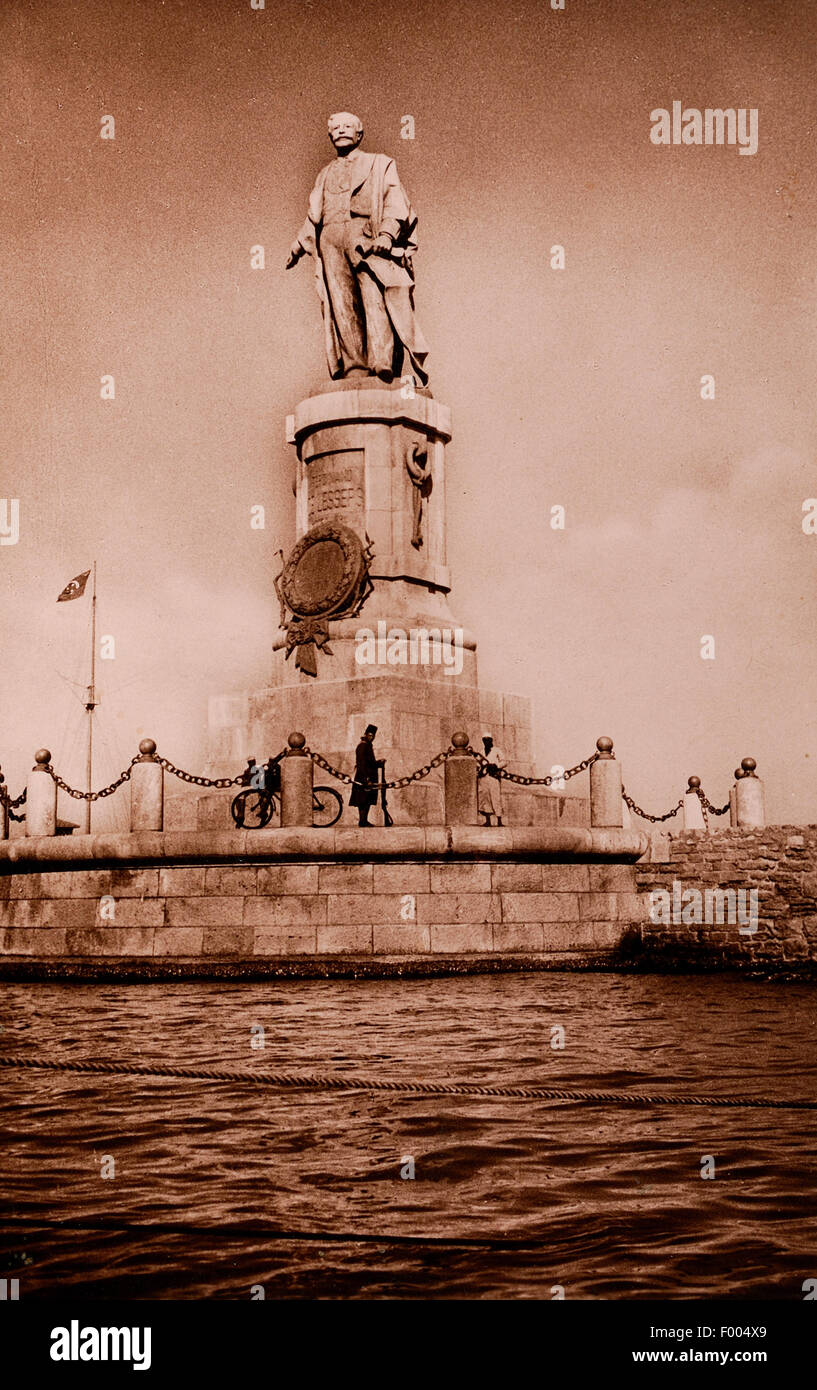 Port Said, Ägypten - 1920 - A Postcard der Suez-Kanalstadt an der Mündung des Suez-Kanals am Mittelmeer, ein Blick auf den Eingang zu den Suez-Kanal mit einer Statue von Ferdinand De Lesseps, Gründer und Präsident der Suez Canal Company. COPYRIGHT FOTOSAMMLUNG VON BARRY IVERSON Stockfoto