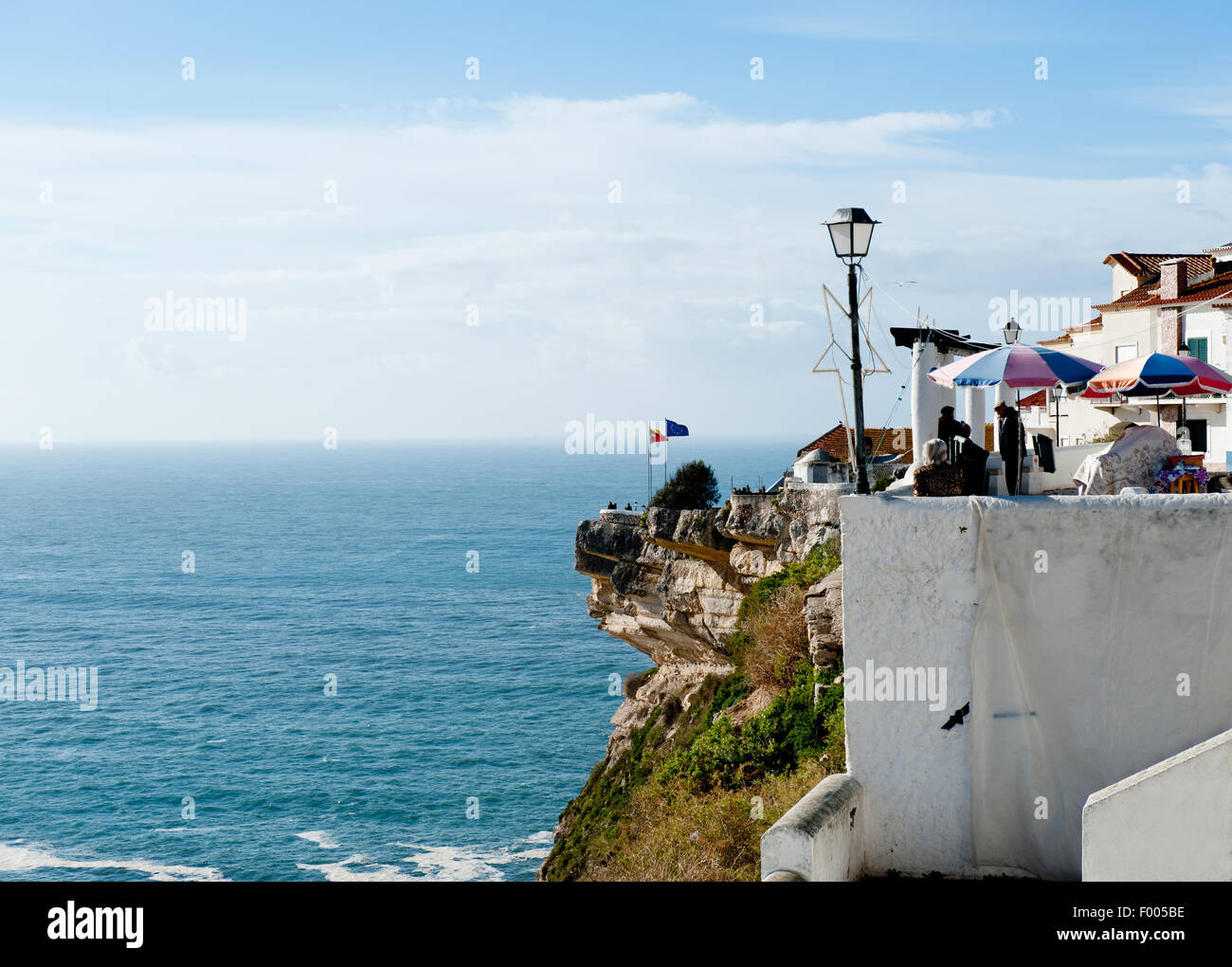 Blick auf Dorf am Meer von neuen Nazare Portugal Stockfoto