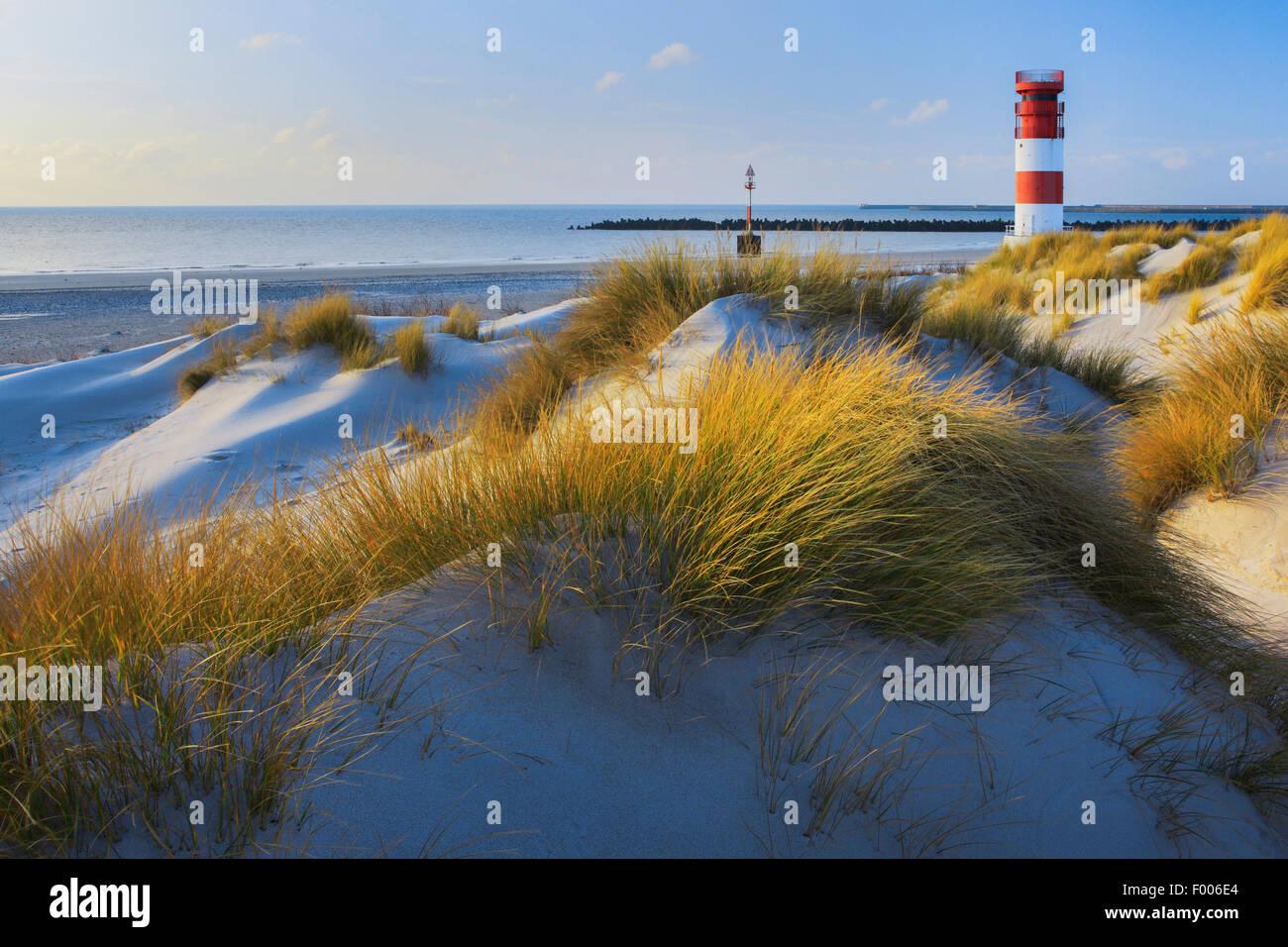 Leuchtturm auf der kleinen Insel Duene Leuchtturm Helgoland Duene, Deutschland, Schleswig-Holstein, Helgoland Stockfoto