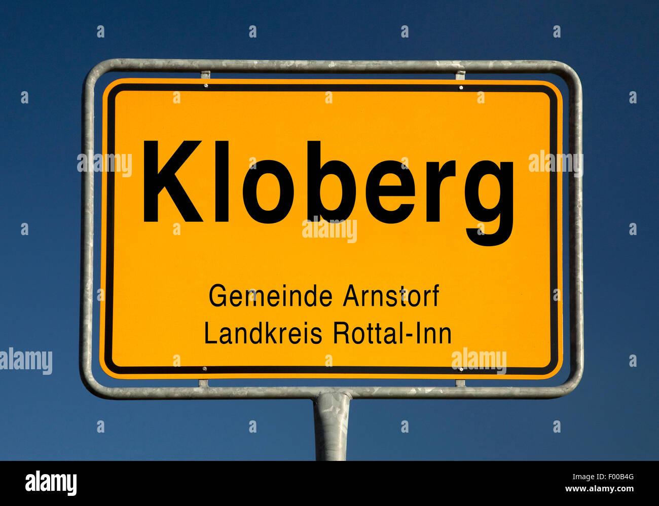 Kloberg Ortsname unterzeichnen, Deutschland, Bayern, Landkreis Rottal-Inn, Arnstorf Stockfoto