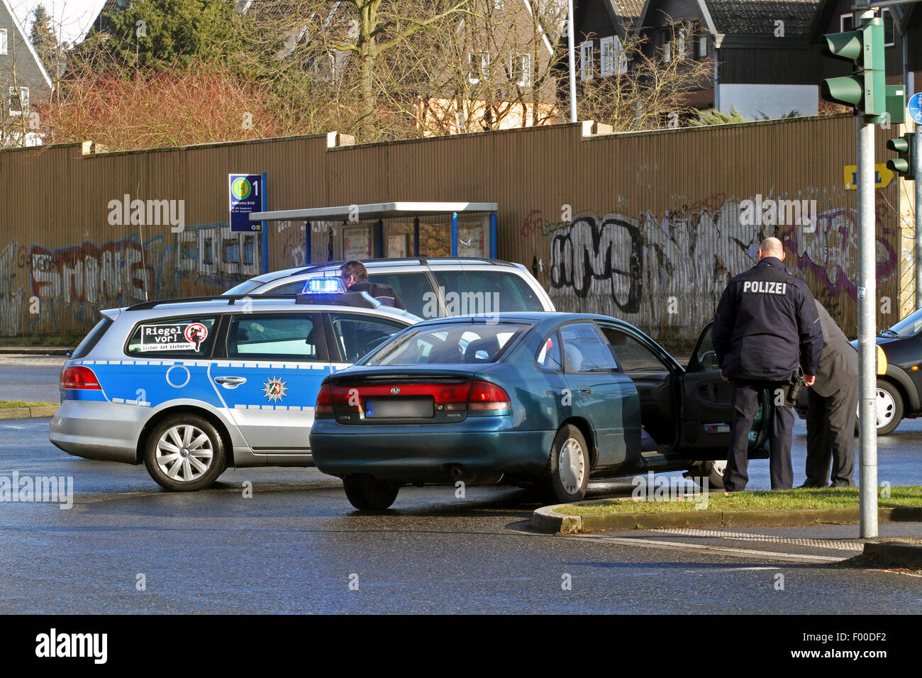 Polizei stoppt Geist Fahrer, Deutschland Stockfoto