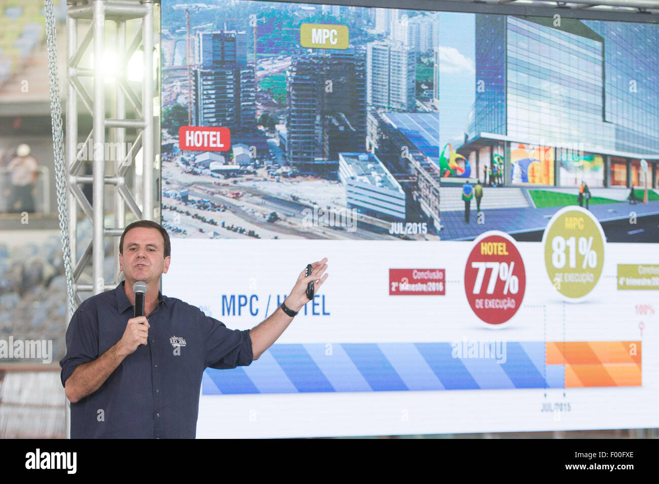 Rio De Janeiro, Brasilien. 5. August 2015. Eduardo Paes, Bürgermeister der Stadt Rio De Janeiro, spricht während einer Pressekonferenz in Rio De Janeiro, Brasilien, 5. August 2015. Eine Pressekonferenz fand hier markieren die einjährige Countdown von Rio 2016 Olympischen Spiel am Mittwoch. Der Rio 2016 Organisationskomitee und Rio De Janeiro Gemeinde Regierung informierte über den Stand der Vorbereitung für die Olympischen Spiele. Die Olympischen Spiele 2016 in Rio wird voraussichtlich am 5. August 2016 einweihen. Bildnachweis: Xu Zijian/Xinhua/Alamy Live-Nachrichten Stockfoto