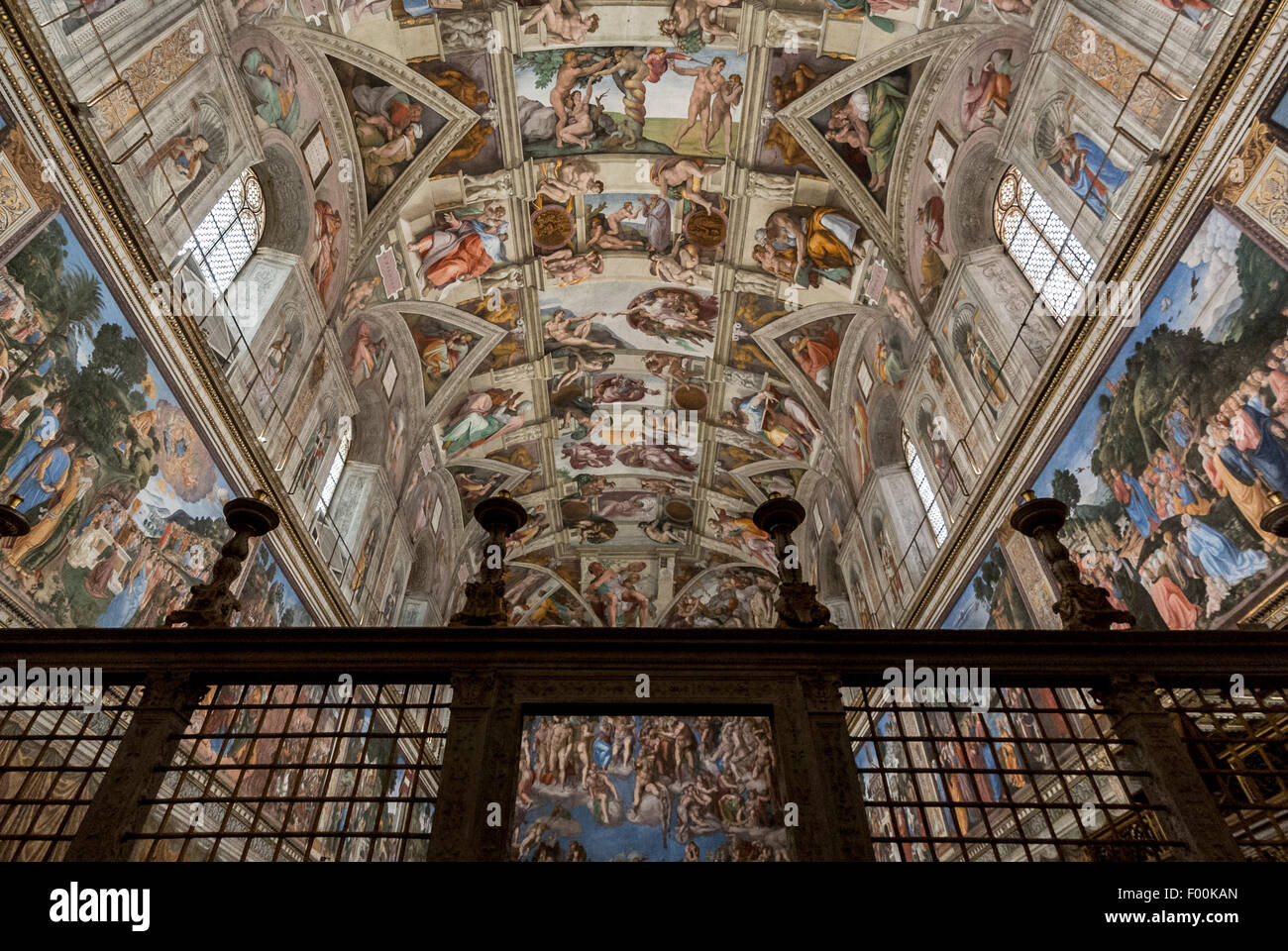Decke der Sixtinischen Kapelle von Michelangelo gemalt. Vatikanische Museen, Vatikanstadt, Rom Italien Stockfoto