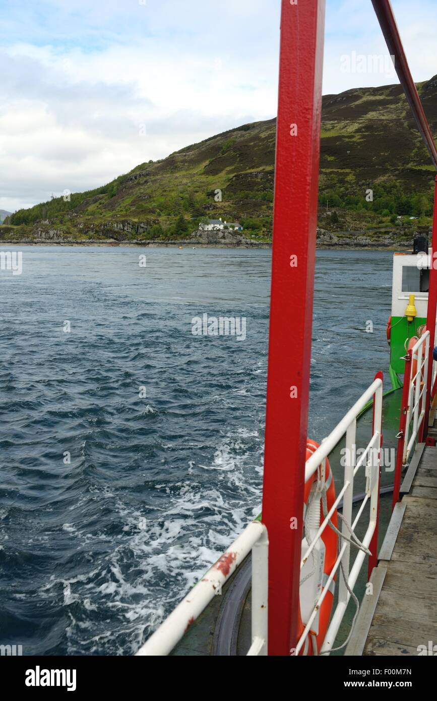Glenelg Fähre zur Isle of Skye, Schottland. An Bord für die Überfahrt. Stockfoto