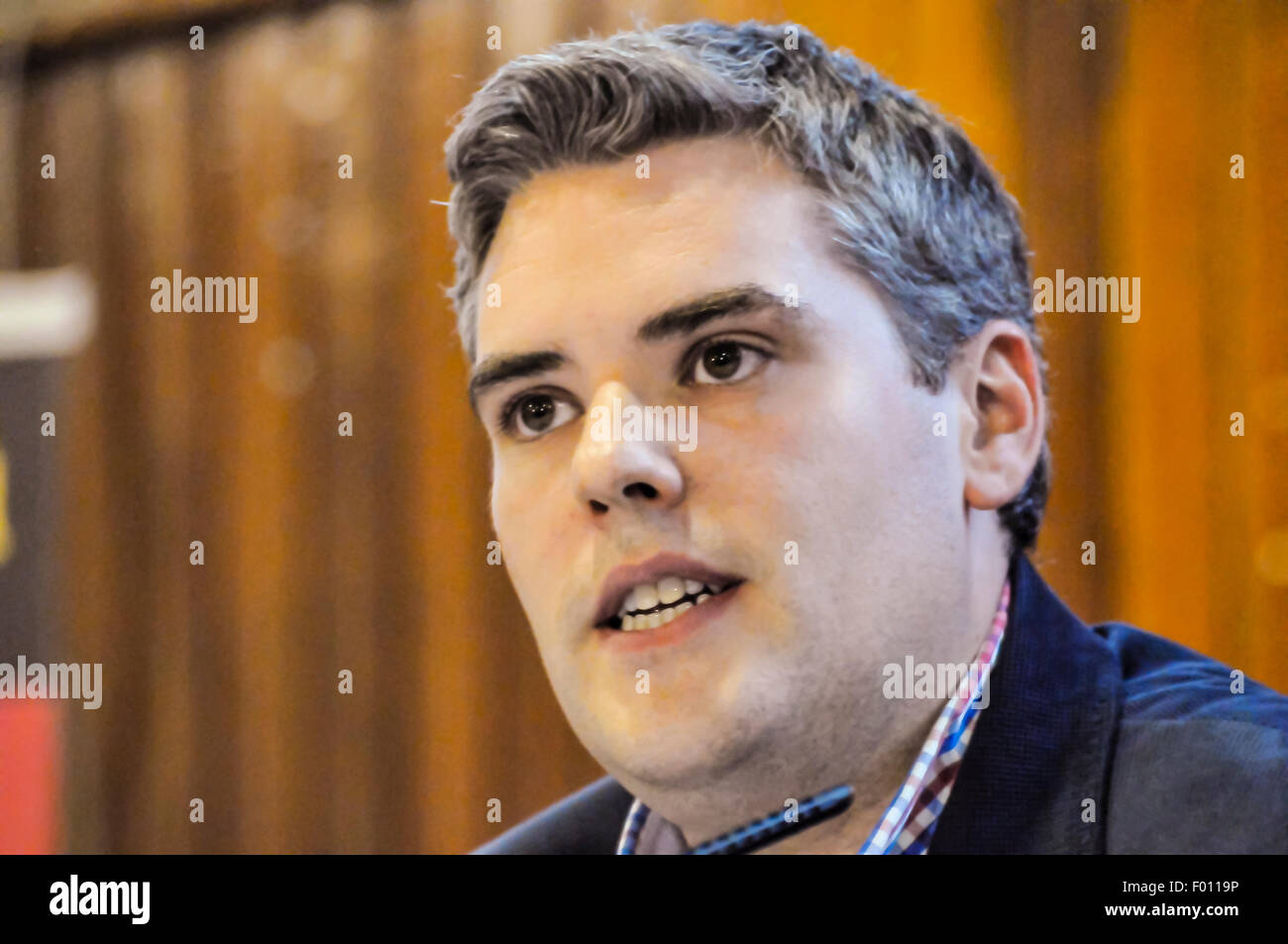 Belfast, Nordirland. 5. Aug 2015. Osten Belfast Gavin Robinson nimmt an den jährlichen Feile ein phobail (Festival der Personen) für eine politische Debatte. Credit: Stephen Barnes/Alamy leben Nachrichten Stockfoto