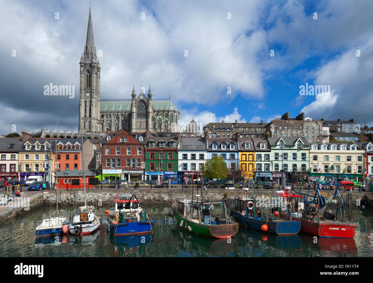 Kathedrale St Coleman aus dem Hafen von Cobh, County Cork, Irland Stockfoto