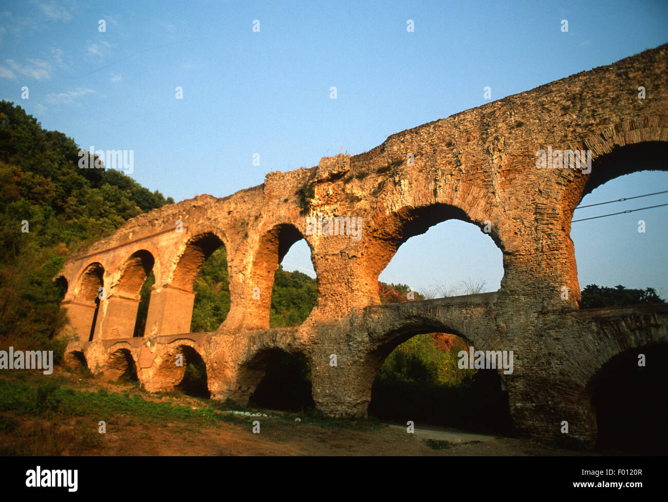 Antike römische Aquädukt, S. Gregorio da Sassola, Rom, Latium, Italien Stockfoto