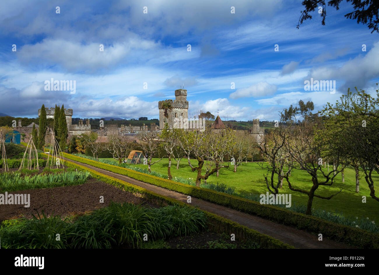 Die jakobinischen Top Garten, entworfen von Robert Boyle, Lismore Castle im Besitz des Duke of Devonshire, Grafschaft Waterford, Irland Stockfoto