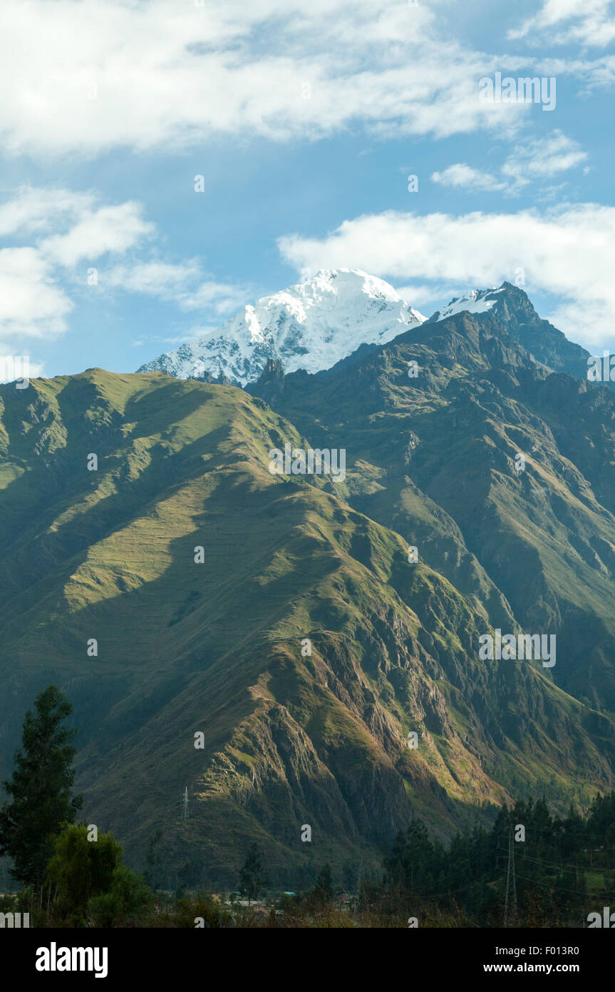 Bahnstrecke in Vilcanota-Tal in Richtung Machu Picchu, Peru Stockfoto