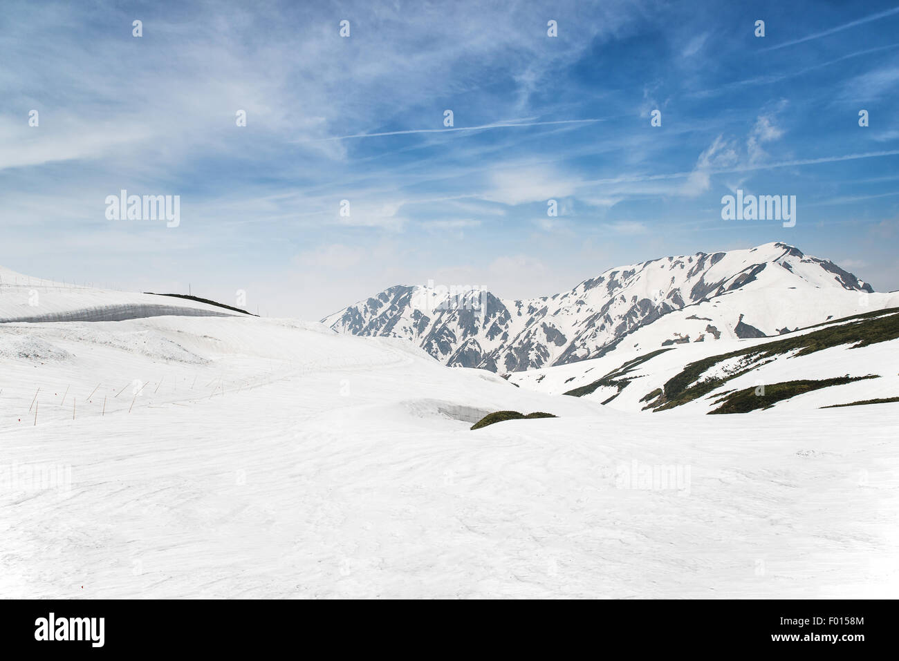Hochgebirge unter Schnee im winter Stockfoto