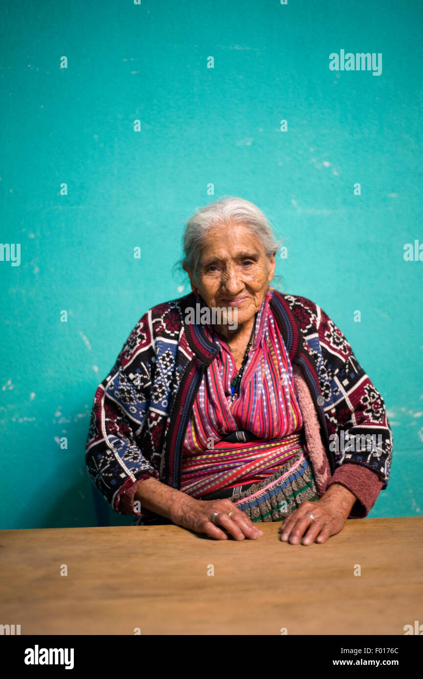 Maya indigene Frau in San Jorge La Laguna, Solola, Guatemala. Stockfoto