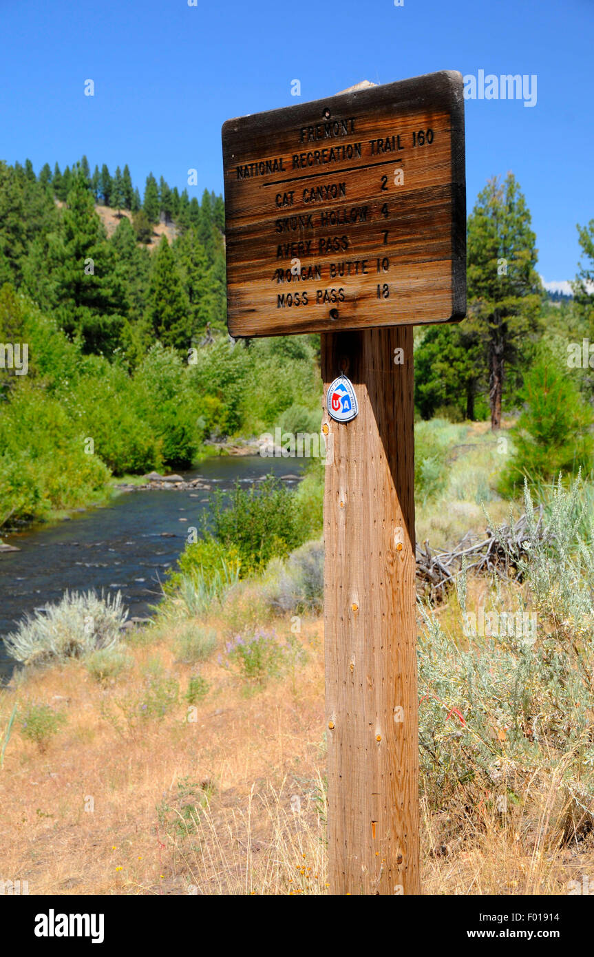 Fremont National Recreation Trail Schild am Chewaucan River, Fremont National Forest, Oregon Stockfoto