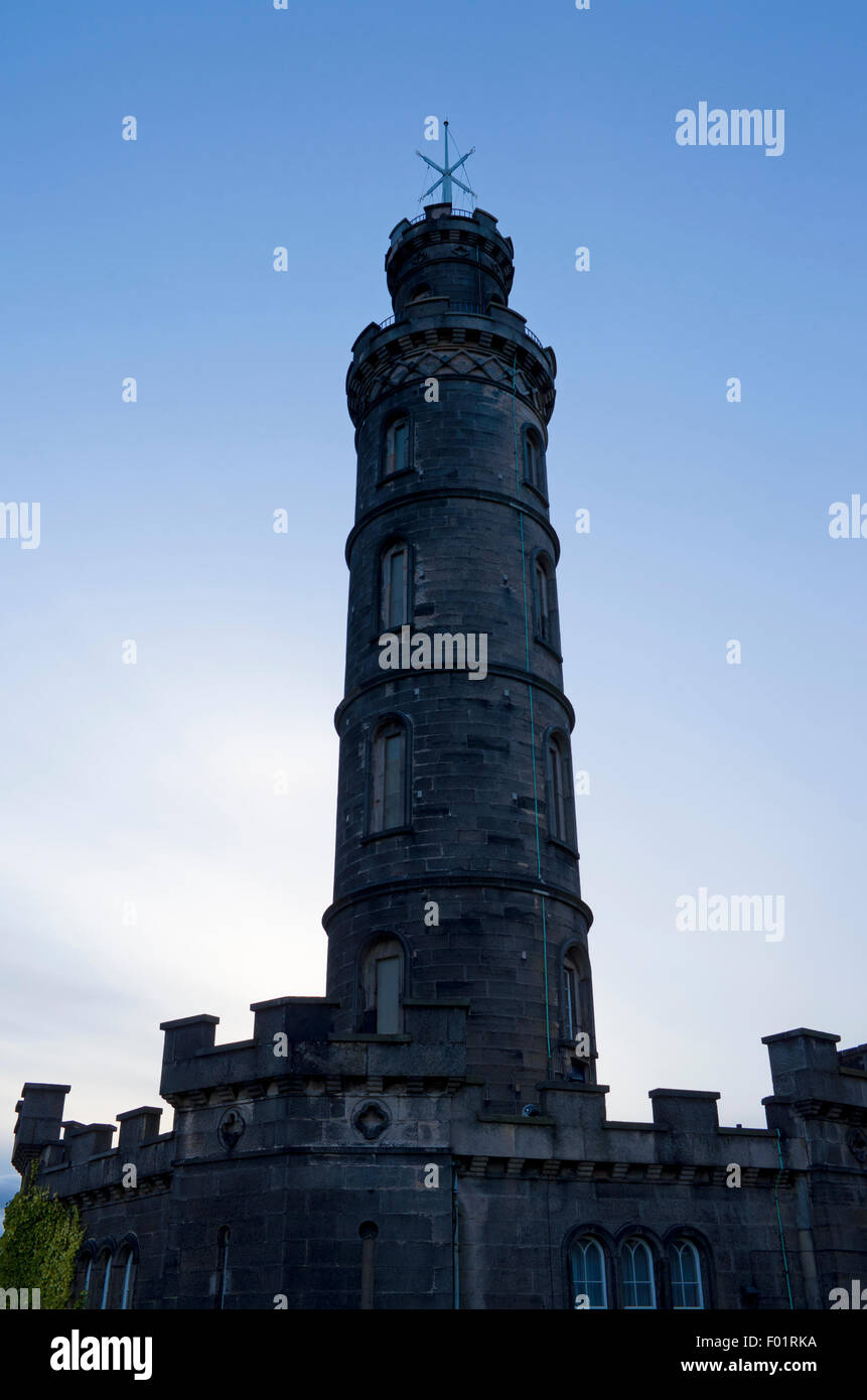 Das Nelson-Monument, Calton Hill, Edinburgh, Silhouette gegen klar blauen Abend Himmel, Schottland, UK Stockfoto